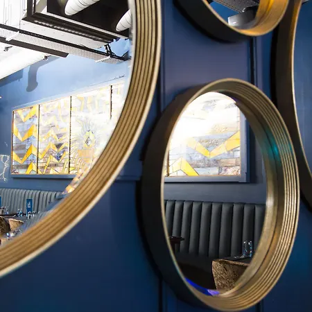 The Halston Apart Otel