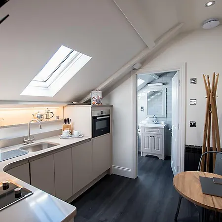 Apart Otel The Halston