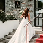 Apart-hotel The Halston 4*