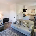 The Halston 4*