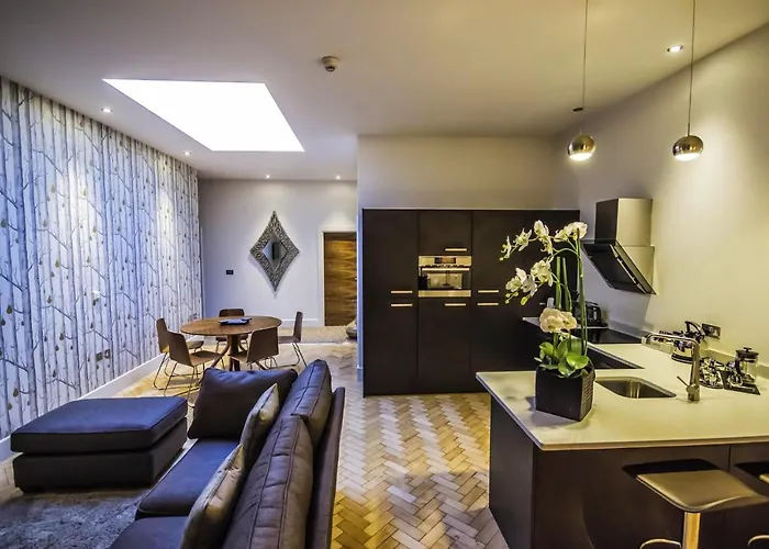 Apart-hotel The Halston