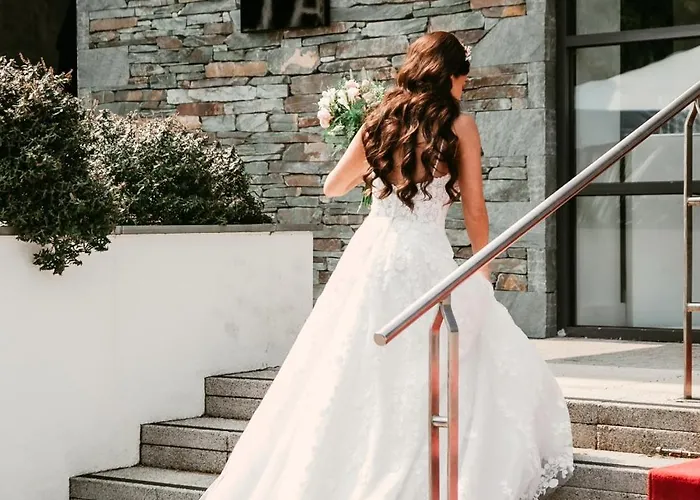 Apart-hotel The Halston 4*