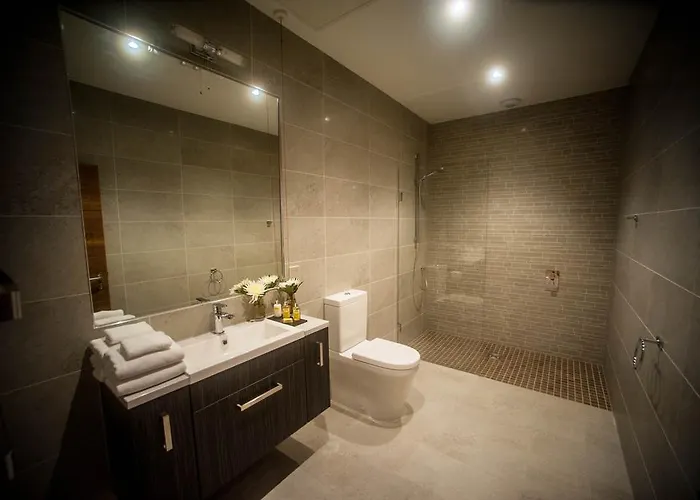 Apart-hotel The Halston 4*