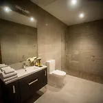 Apartahotel The Halston 4*