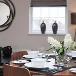 Apart-hotel The Halston