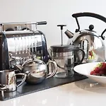 Apart-hotel The Halston 4*